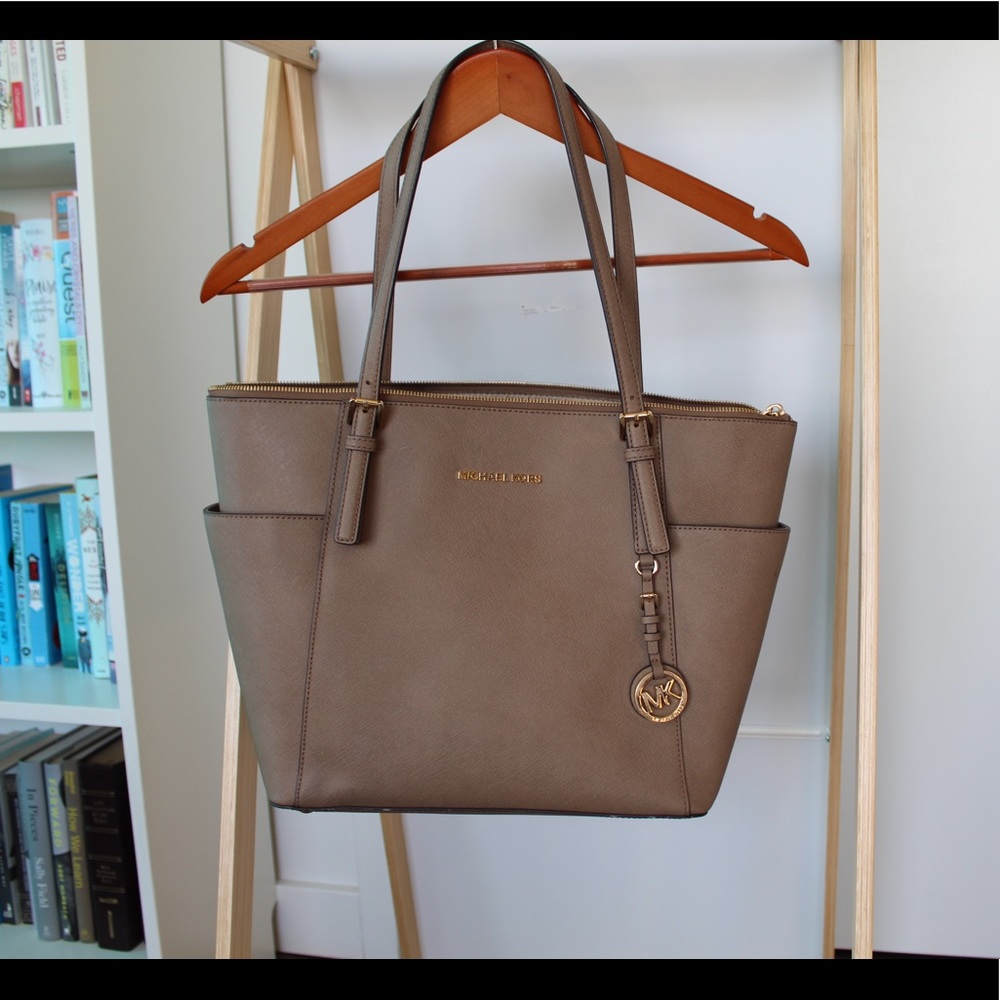 Michael Kors Purse - Picture 1 of 2